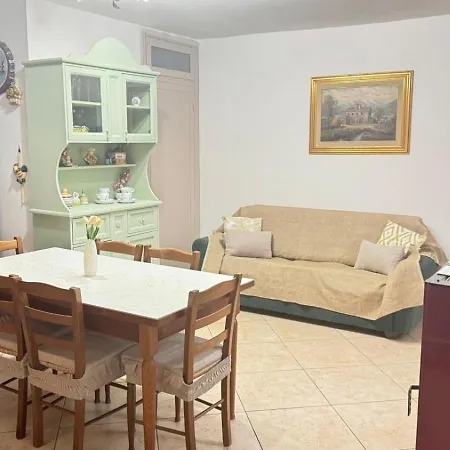 Palomba House شقة
